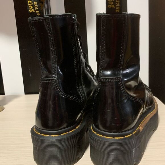 UK Dr Martens "Jadonโ Platform LaceUp Leather Combat Style Boots Size 6 Woman's - Picture 5 of 10